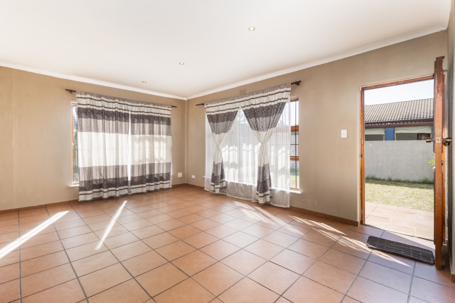 5 Bedroom Property for Sale in Protea Heights Western Cape